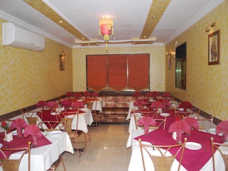 Oyo 17332 Hotel Nana'S Daman Exterior photo