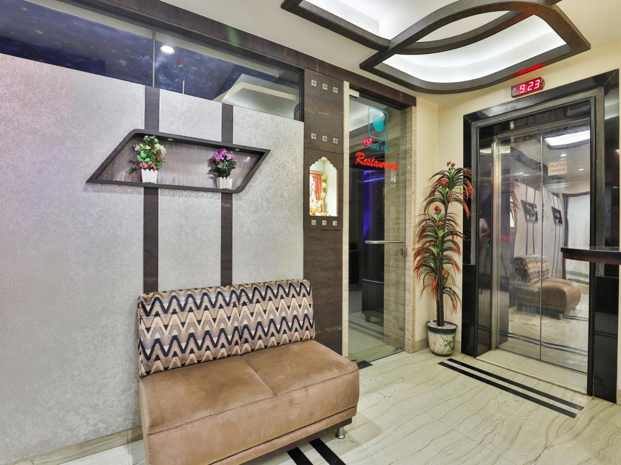 Oyo 17332 Hotel Nana'S Daman Exterior photo