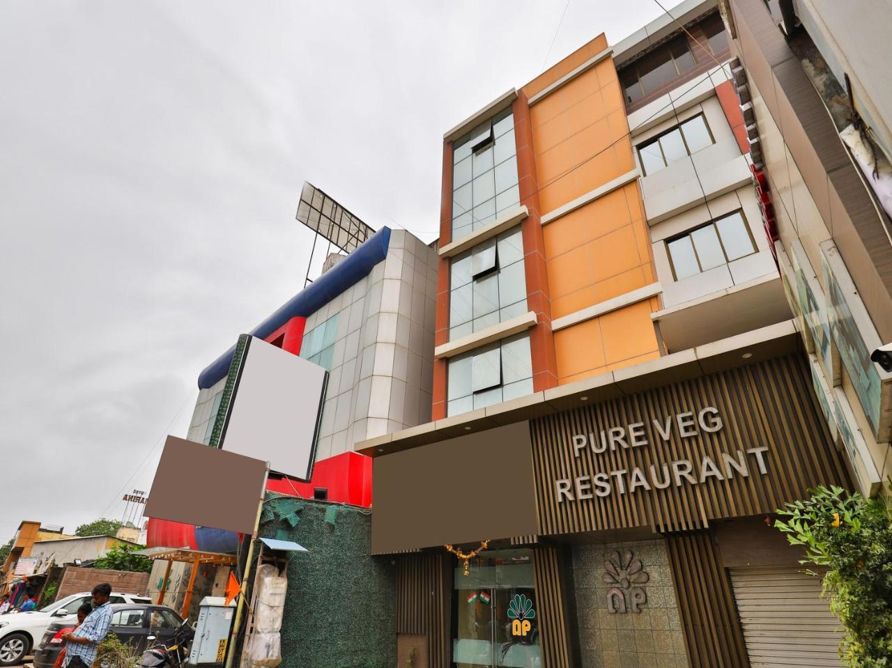 Oyo 17332 Hotel Nana'S Daman Exterior photo