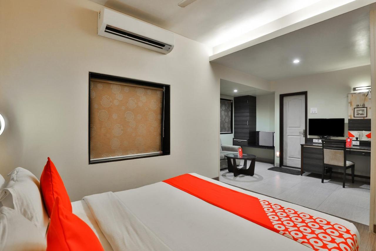 Oyo 17332 Hotel Nana'S Daman Exterior photo