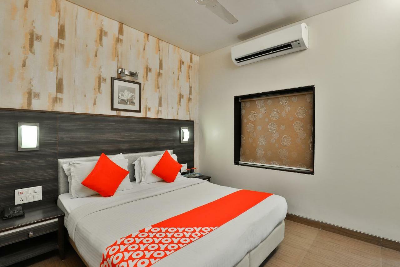 Oyo 17332 Hotel Nana'S Daman Exterior photo