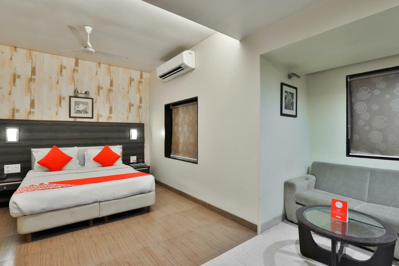 Oyo 17332 Hotel Nana'S Daman Exterior photo